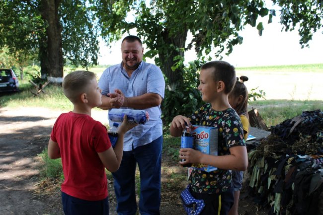 На Волині три дні працював дитячий блокпост: збирали гроші на авто для військових