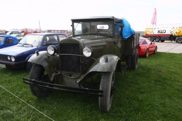 У столиці стартував найбільший фестиваль ретро авто OldCarLand-2016. ФОТО