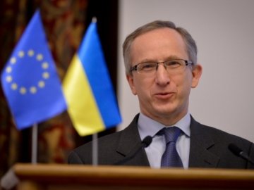 Посол ЄС похвалив та розкритикував "безвізові" зусилля ВР України