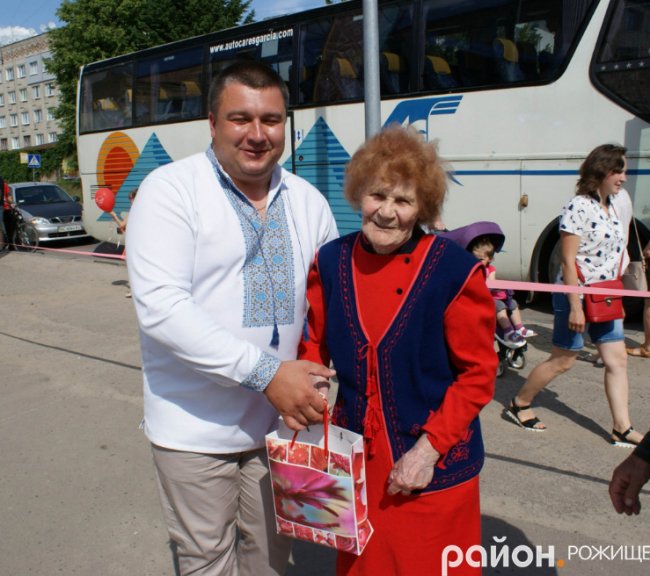 Народні гуляння у місті на Волині. ФОТО