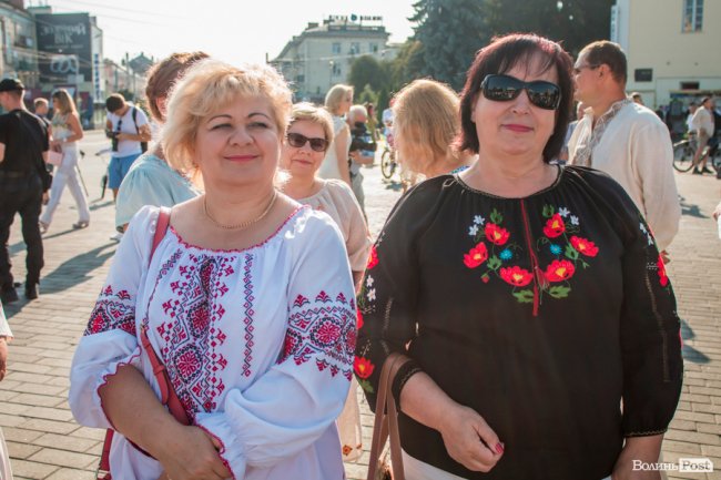 Луцьк у вишиванках. ФОТОРЕПОРТАЖ
