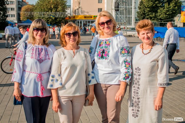 Луцьк у вишиванках. ФОТОРЕПОРТАЖ