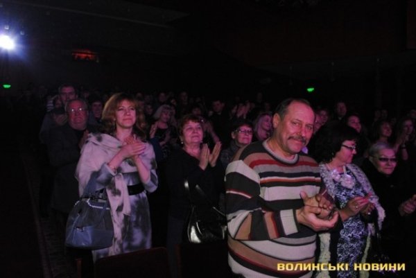 Екс-губернатор Клімчук пообіцяв ходити на всі концерти в драмтеатрі. ФОТО