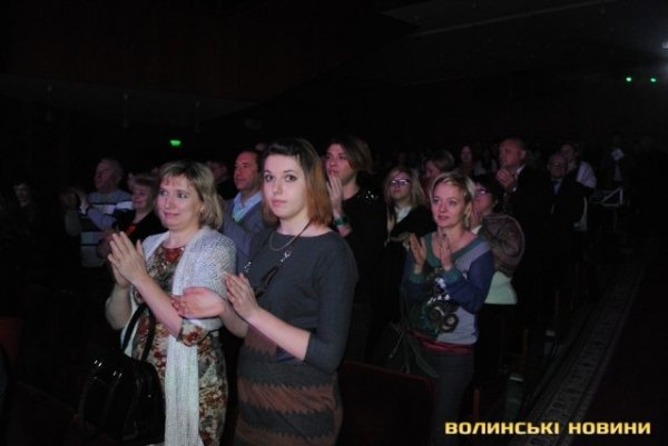 Екс-губернатор Клімчук пообіцяв ходити на всі концерти в драмтеатрі. ФОТО