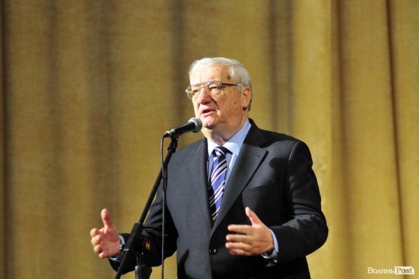 У Луцьку відомий політик і дипломат презентував нову книгу. ФОТО