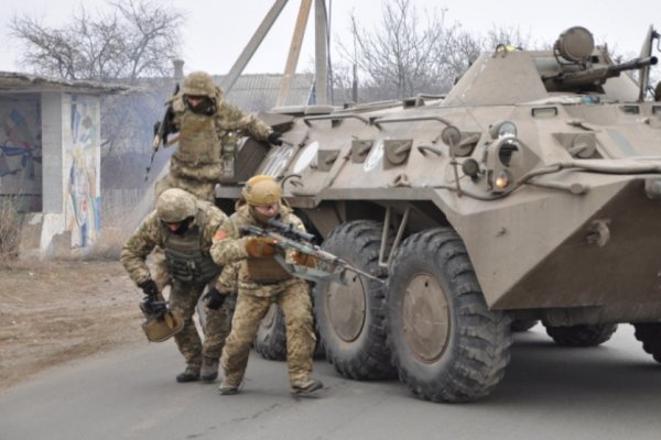 Фото навчань українських артилеристів з ураження морських цілей