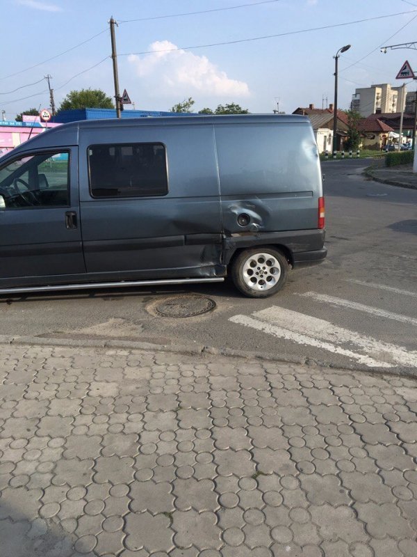 ДТП у Володимирі: водій перелетів через мотоцикл. ФОТО