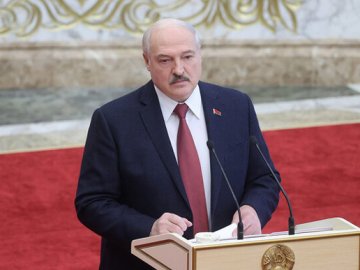 Лукашенко разом з Путіним несе відповідальність за жертви в Україні, – ЄС