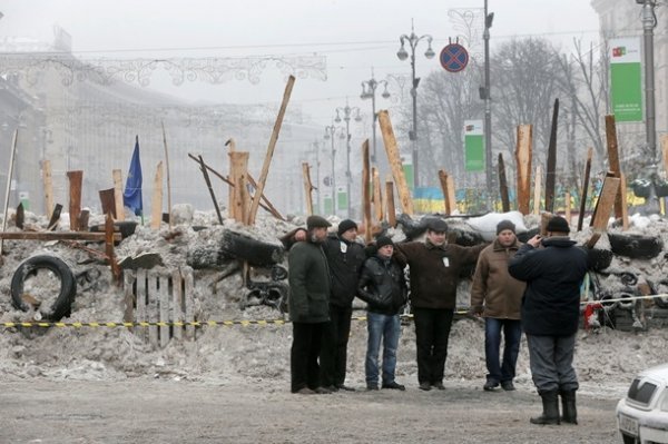 Нові барикади Євромайдану. ФОТО