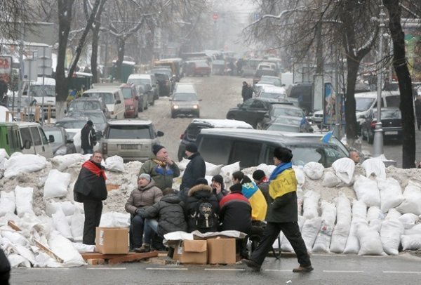 Нові барикади Євромайдану. ФОТО