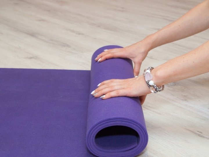 Як обрати ідеальний килимок для йоги