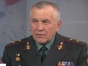Порошенко звільнив командувача Сухопутних військ Пушнякова