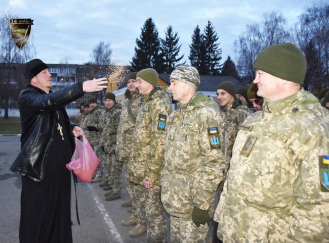 Капелан засіяв воїнів 14-ї бригади. ФОТО