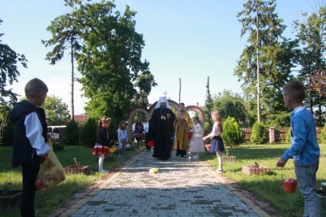 У селищі на Волині владика Михаїл очолив престольний празник. ФОТО