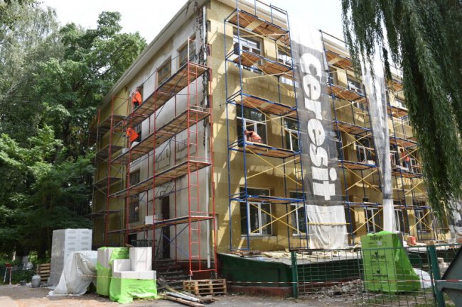 Показали, як змінюється луцька школа, яка не бачила ремонту понад пів століття. ФОТО