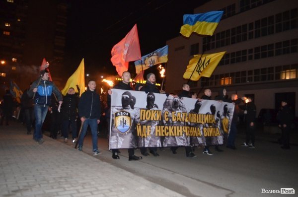 «На деревах замість листя розіпнем сепаратиста», - Марш у Луцьку. ФОТО. ВІДЕО