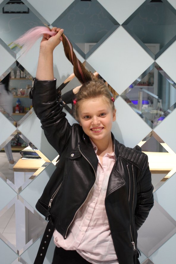 Розповіли про особливості сімейної перукарні у «Промені»*