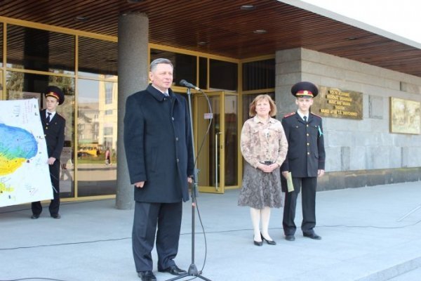 У Луцьку діти зі Сходу організували флешмоб. ФОТО