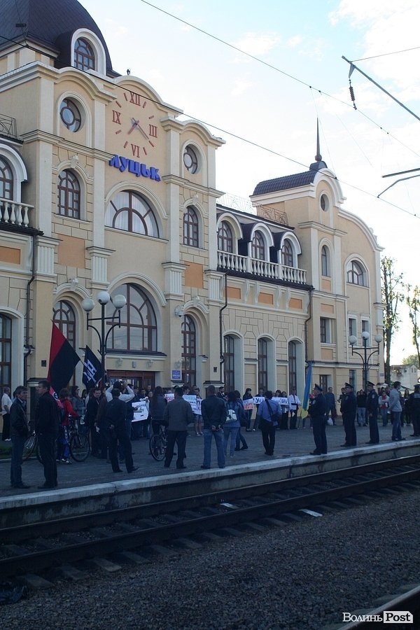 У Луцьку попрощалися з потягом Ковель - Чернівці. ФОТО
