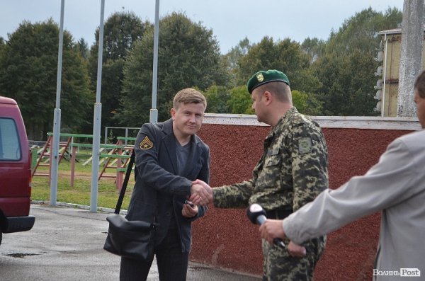 Луцьким прикордонникам передали авто. ФОТО