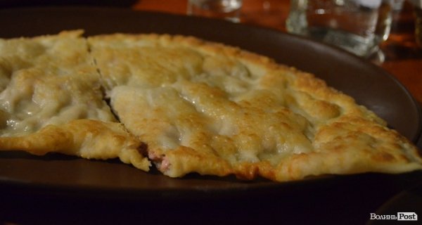 Жінкам не читати. Смачного Луцька!