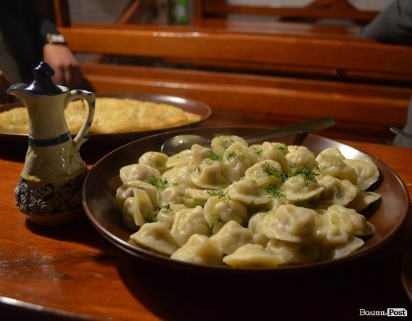 Жінкам не читати. Смачного Луцька!