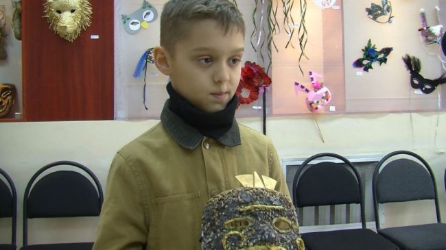 З паперу, тканини, пластику, пап’є-маше: у Луцьку обрали авторів найкращих театральних масок