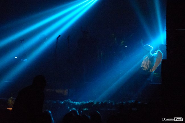 Гурт «Танок на Майдані Конґо» приїхав у Луцьк із вертепом. ФОТО