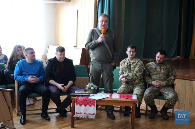 Волинські школярі збирають гроші на авто для військових