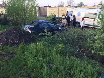 На Волині на відремонтованій трасі авто злетіло в кювет: деталі аварії. ФОТО