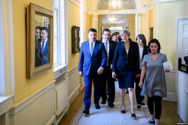 Із прем’єр-міністром Великої Британії Терезою Мей