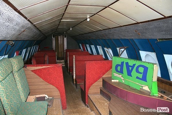 Літак на Молоді: лучани просять дати друге життя. ФОТО