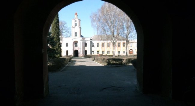 21-річна студентка з Волині відкрила кав'ярню у рідному селищі біля замку