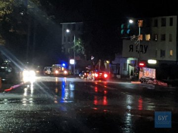 У місті на Волині бус збив дівчину