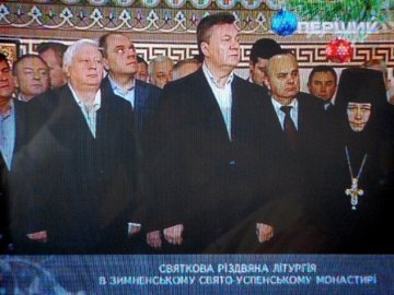 На Різдво Янукович побував у монастирі на Волині