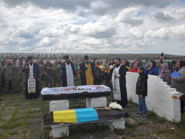 Життя згасло після важких поранень та складних операцій: на Волині попрощалися із Героєм Русланом Йоржем