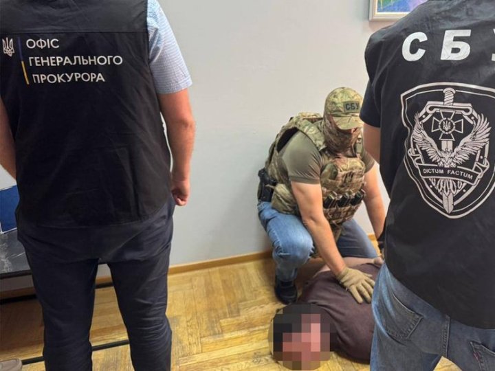 Обшуки на митниці: розповіли деталі