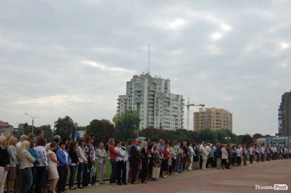 У День Прапора губернатор Волині говорив про місце України в Європі. ФОТО