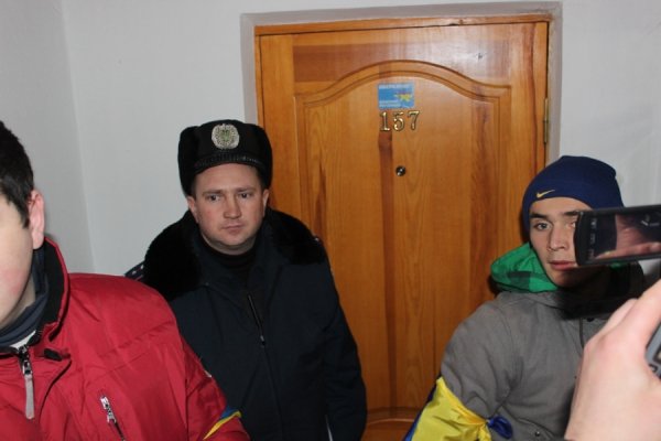 «Я тебе вилікую зараз», - полковник міліції активісту луцького Автомайдану. ФОТО. ВІДЕО