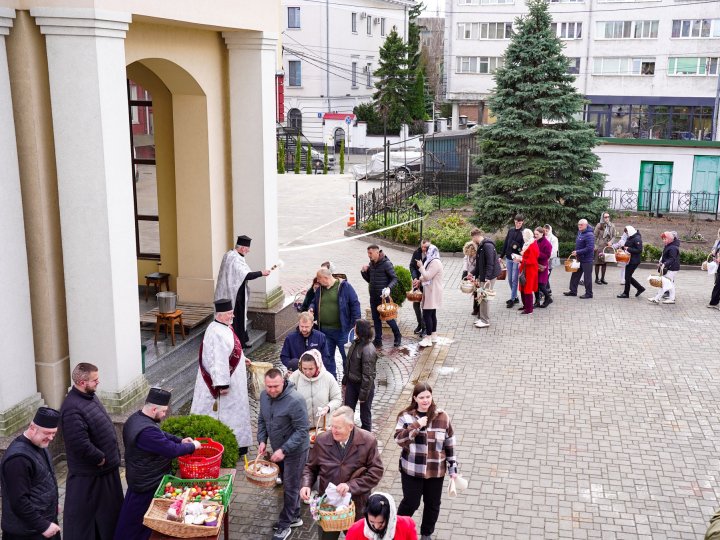 Частина вірян у Луцьку вже освятили Великодні кошики: як це було