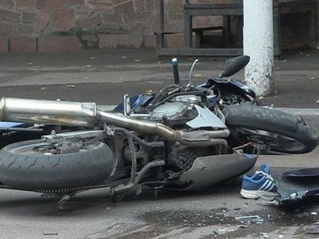 На Волині 16-річний хлопець за кермом мотоцикла потрапив у аварію