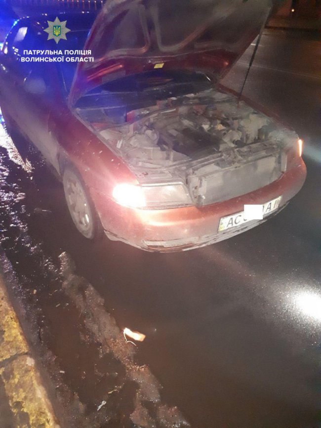 У Луцьку зупинили водія з підробленими документами на авто. ФОТО