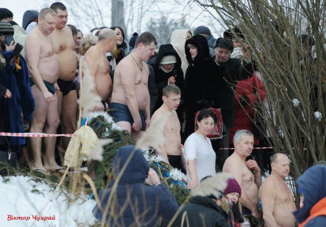 Фотограф поділився світлинами Водохреща у Луцьку