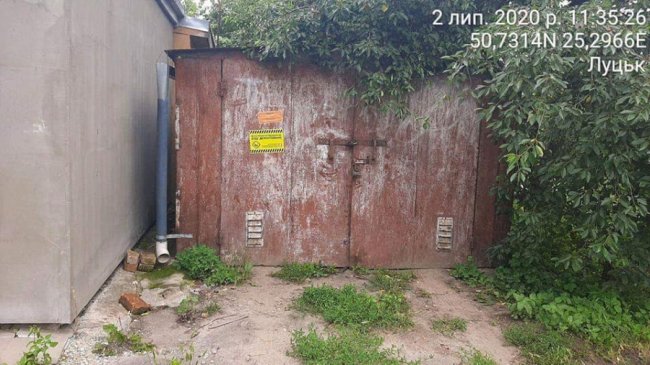 У Луцьку знесуть занедбані сараї, гаражі та огорожі. ФОТО