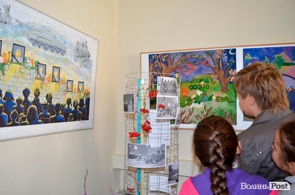 У Луцьку відкрили виставку на патріотичну тематику. ФОТО