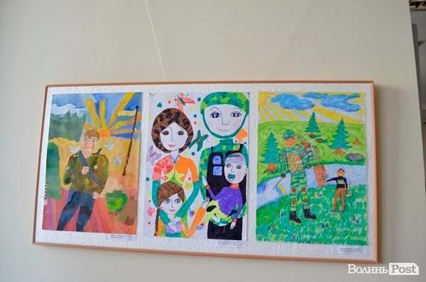 У Луцьку відкрили виставку на патріотичну тематику. ФОТО