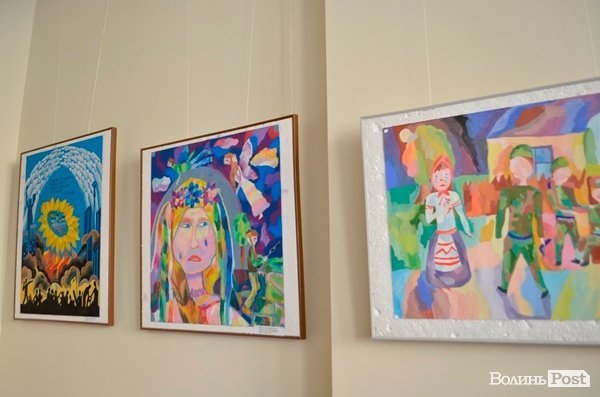 У Луцьку відкрили виставку на патріотичну тематику. ФОТО