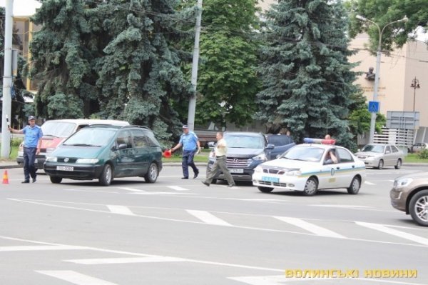 Аварія в Луцьку: в центрі не розминулися два авто. ФОТО
