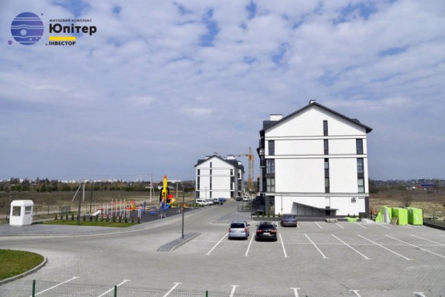 У ЖК «Юпітер» кладуть бруківку біля другого будинку. ФОТО*