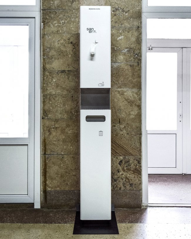 «Modern Expо» встановило дезінфекційні станції у трьох лікарнях Луцька